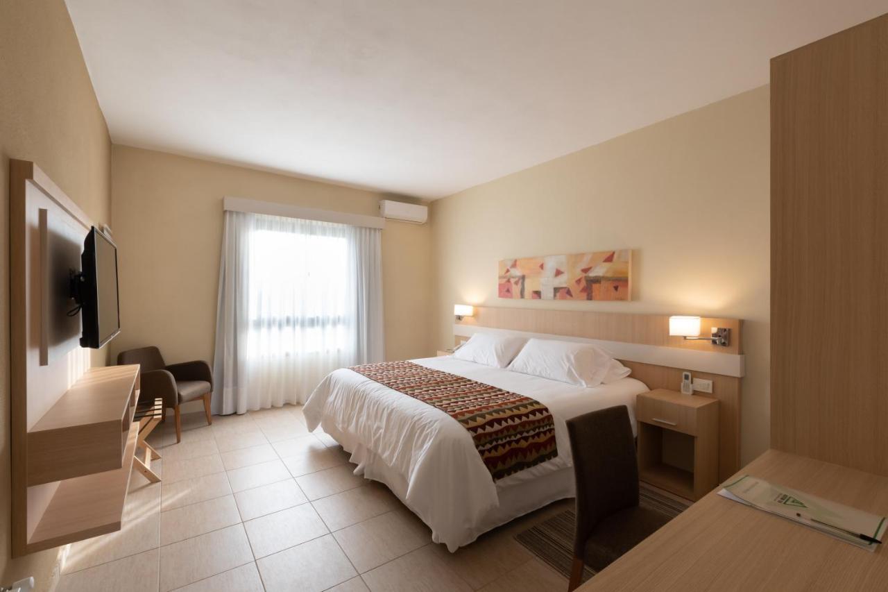 Altitud 720 Hotel, Aparts & Spa Вилья-Хенераль-Бельграно Экстерьер фото